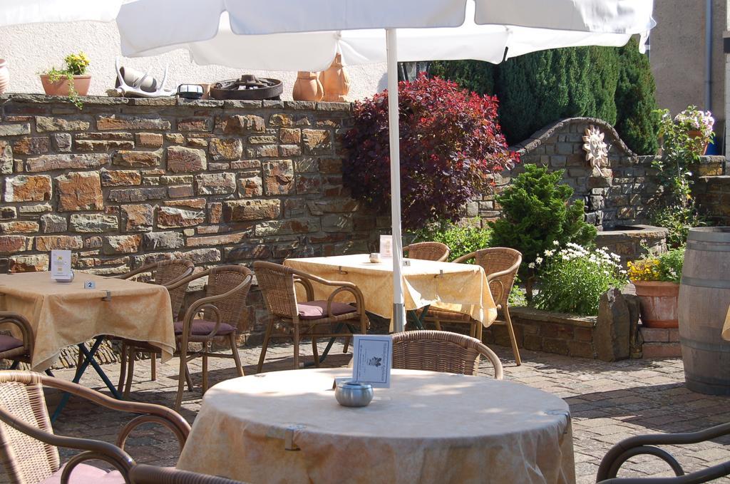Landgasthaus Pfahl Wershofen Buitenkant foto