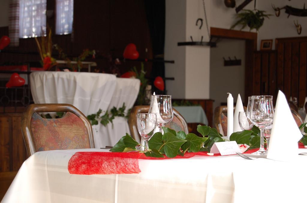 Landgasthaus Pfahl Wershofen Buitenkant foto