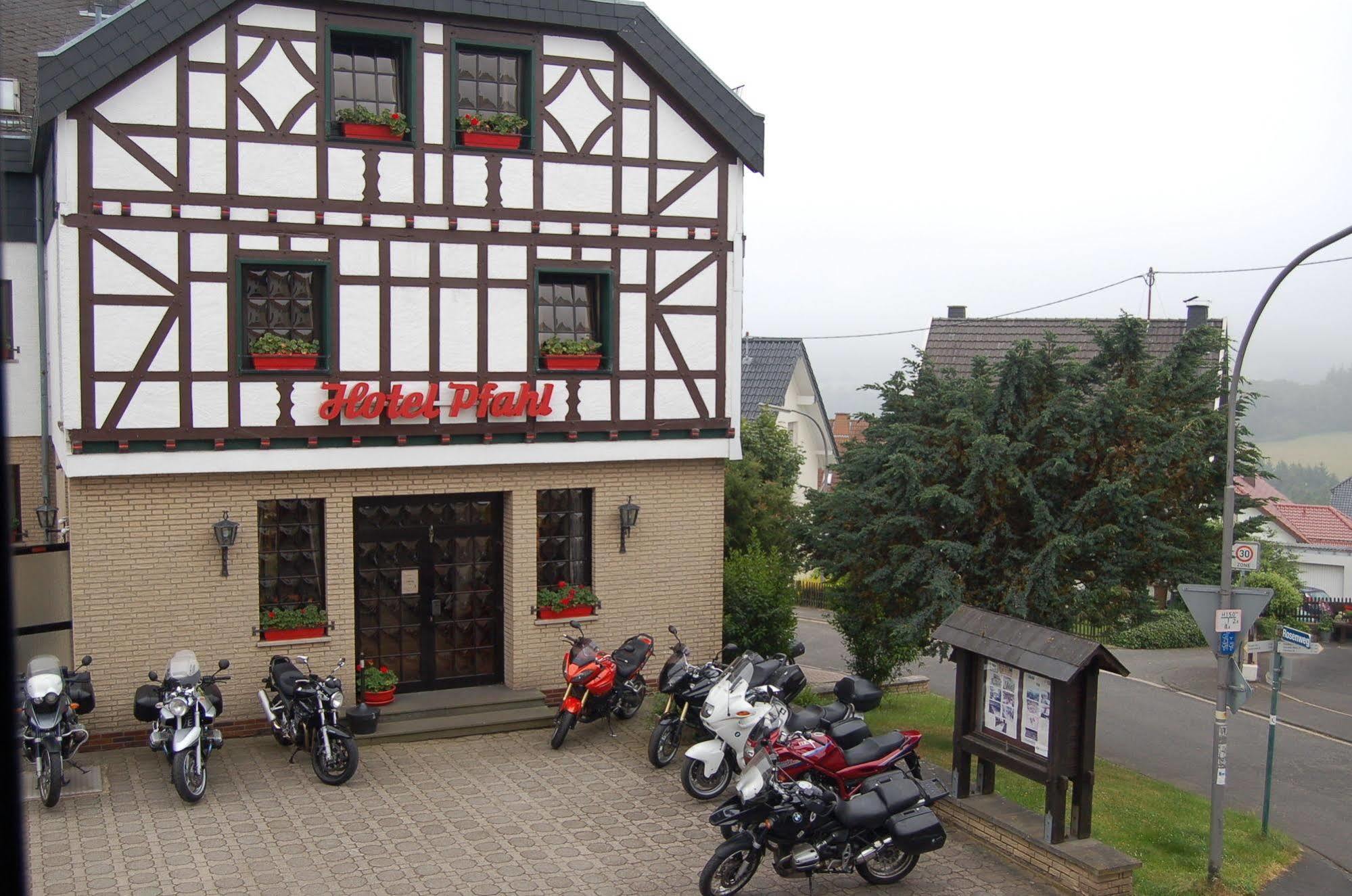Landgasthaus Pfahl Wershofen Buitenkant foto