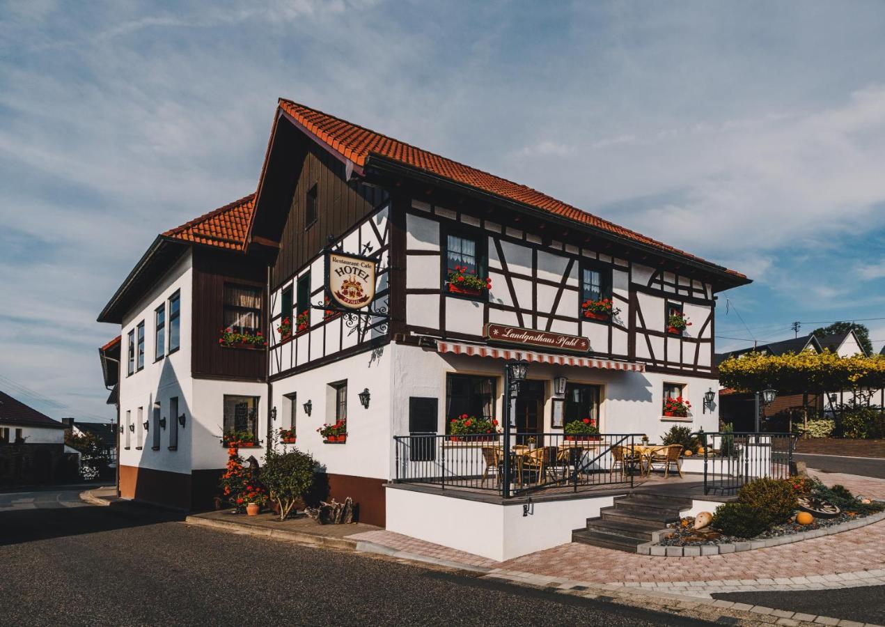 Landgasthaus Pfahl Wershofen Buitenkant foto